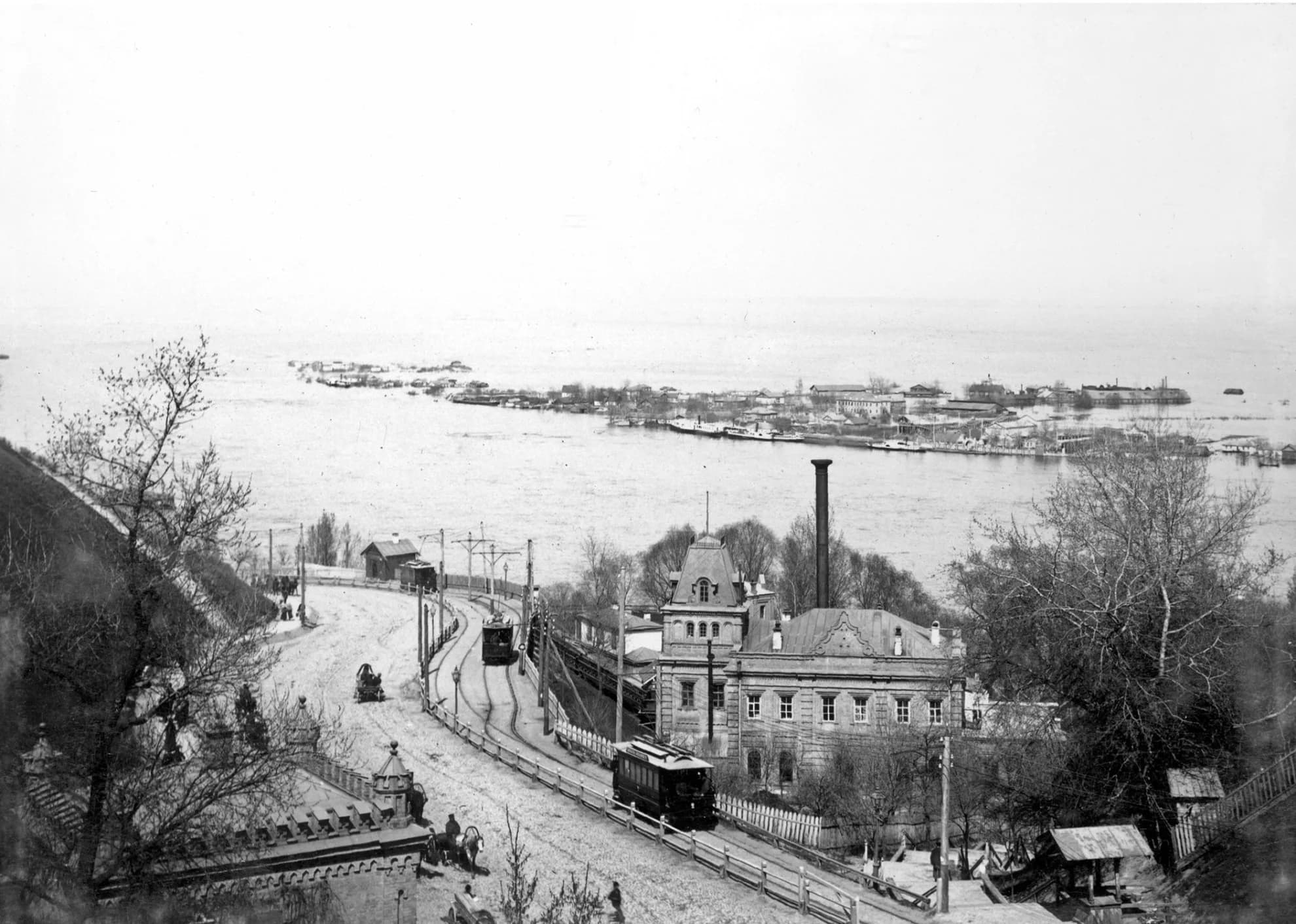 Перша в Києві лінія електричного трамвая, орієнтовно 1896-1898.