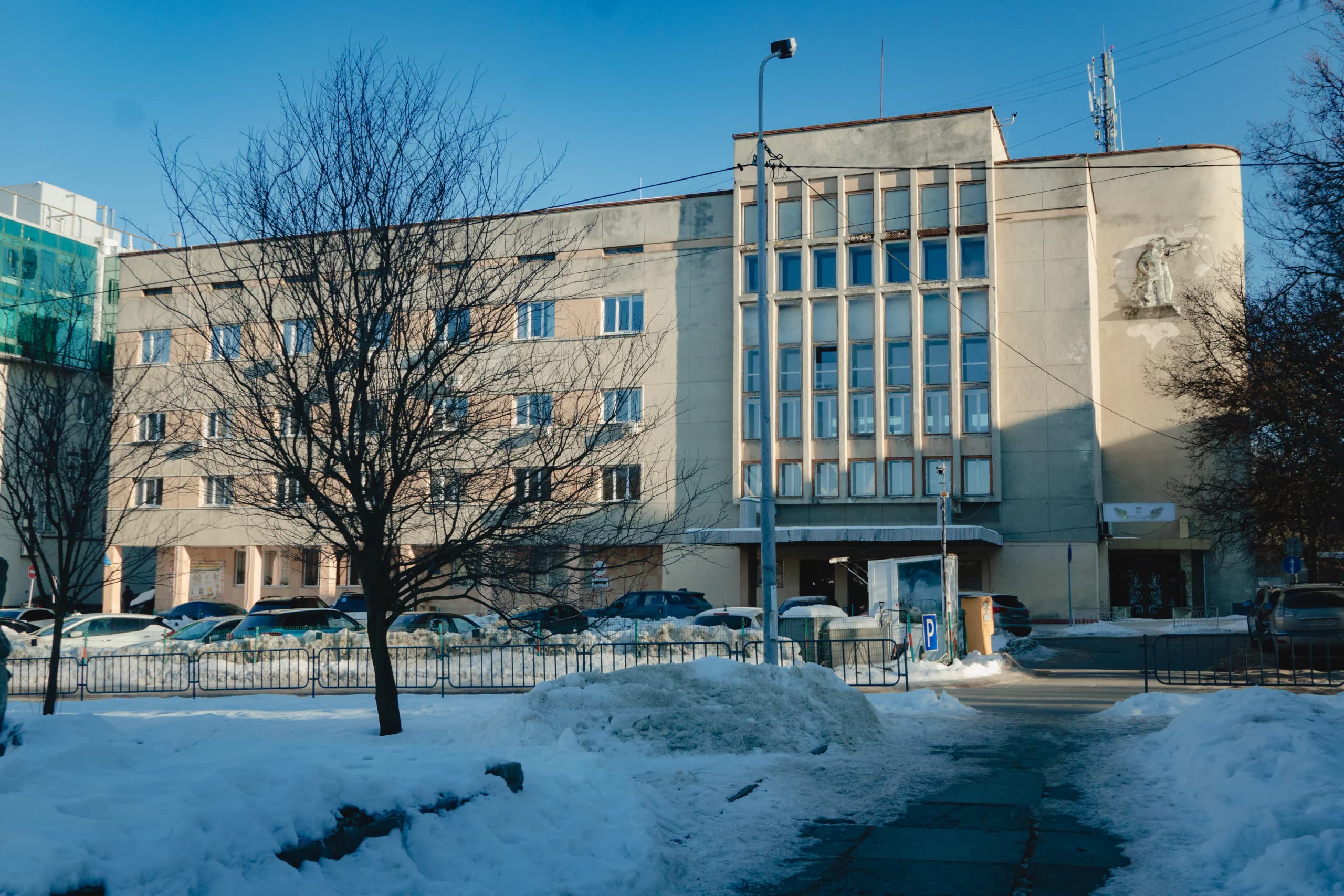 Колишній Палац культури учнівської молоді із залою на 800 місць на площі Петрушевича, 2, 1961 р. Авторка проєкту: Людмила Нівіна