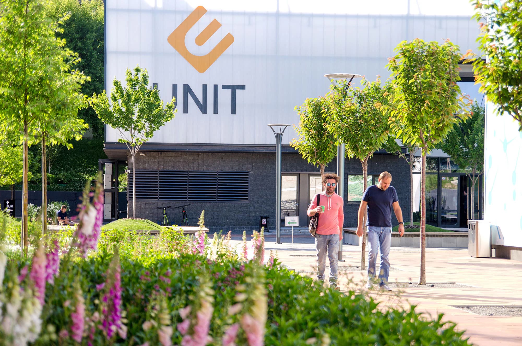 Облаштування території інноваційного парку UNIT.City на території колишнього мотозаводу в Києві