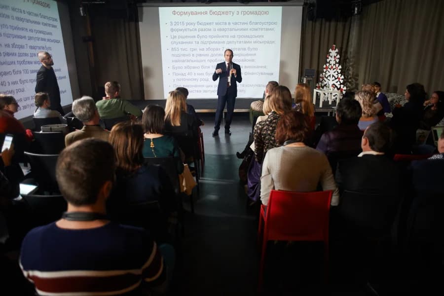 Під час семінару-дискусії «Влада vs громада: співпраця чи протистояння?».