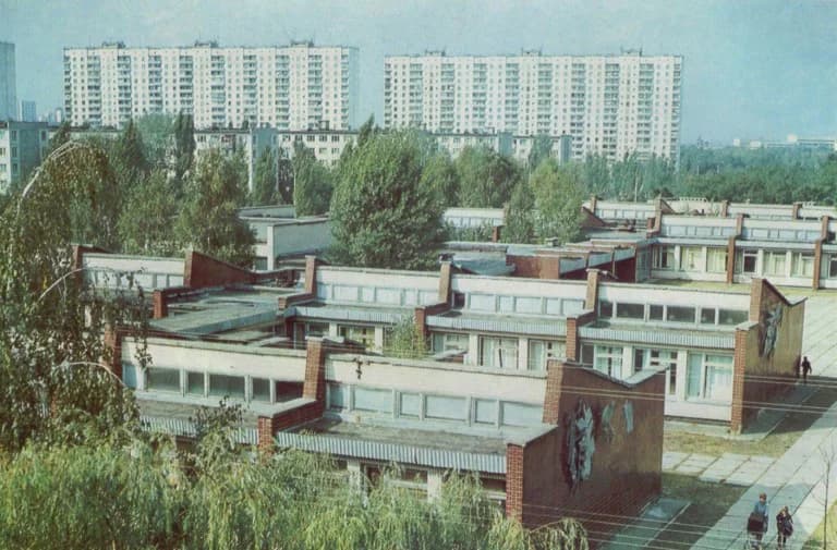 Як експериментальний Комсомольський масив Києва деградував з часів побудови