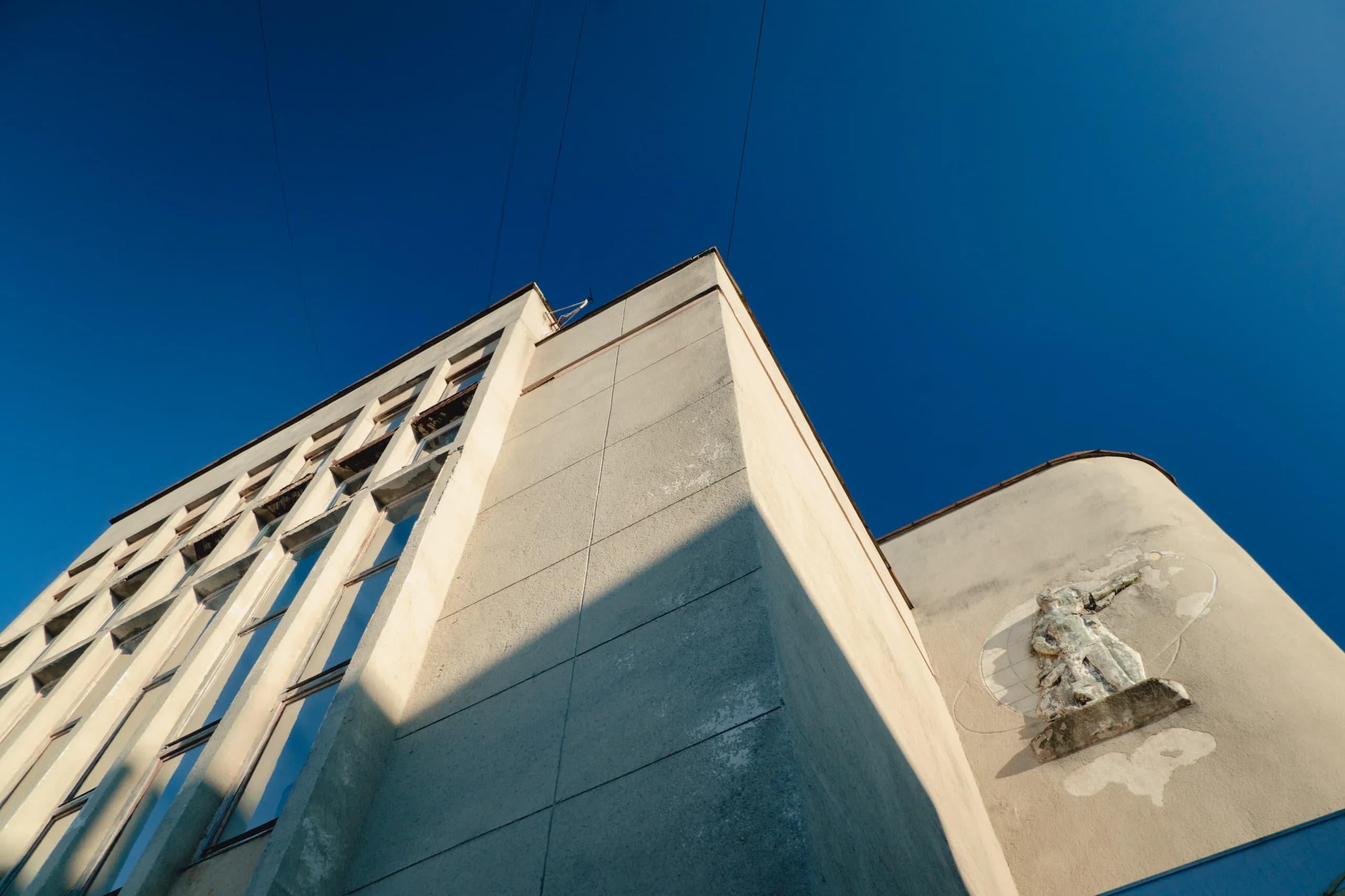 Колишній Палац культури учнівської молоді із залою на 800 місць на площі Петрушевича, 2, 1961 р. Авторка проєкту: Людмила Нівіна